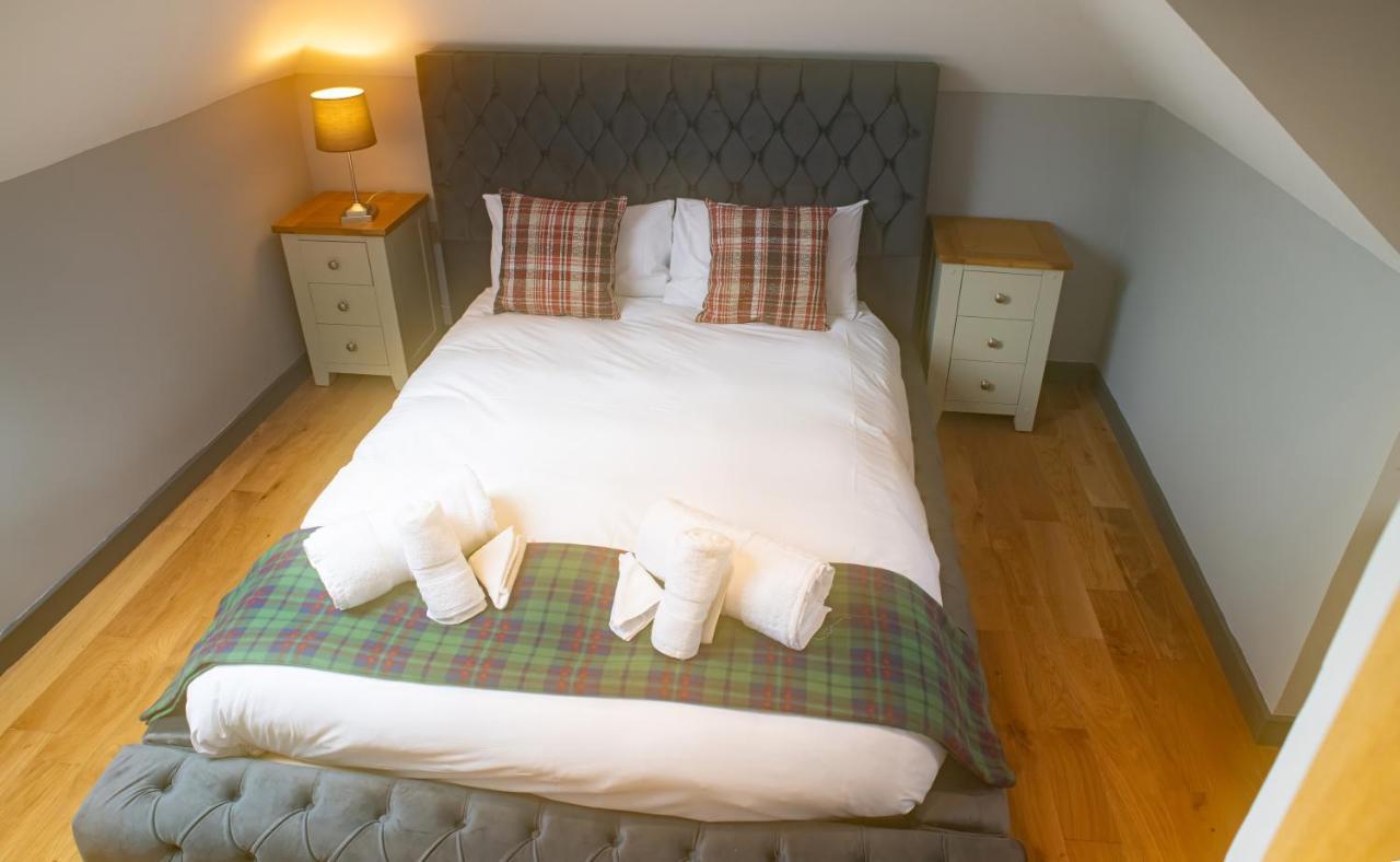 Luxury 4 Bedroom Cottage With Stunning Views Near Fairy Pools! Carbost  Exterior photo