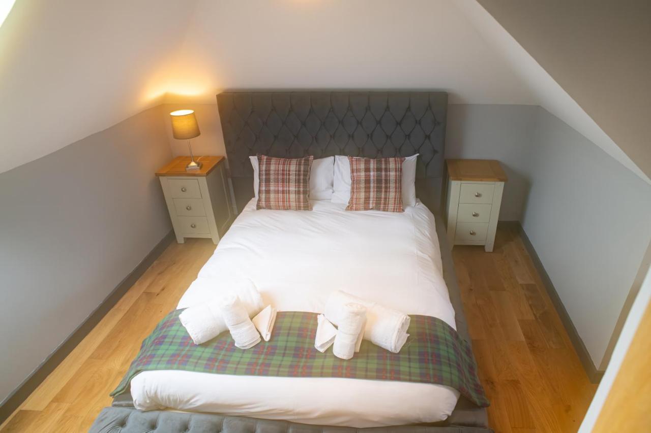 Luxury 4 Bedroom Cottage With Stunning Views Near Fairy Pools! Carbost  Exterior photo