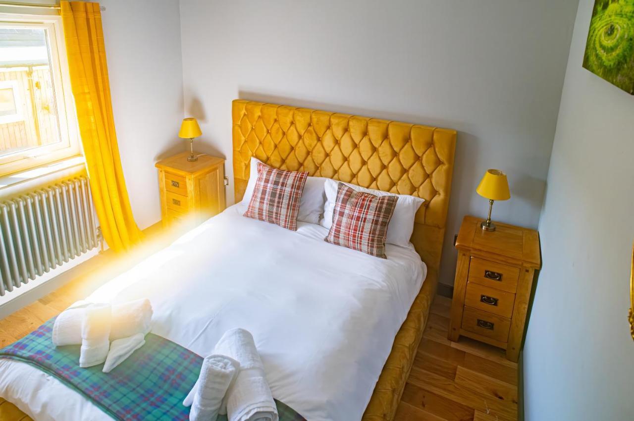 Luxury 4 Bedroom Cottage With Stunning Views Near Fairy Pools! Carbost  Exterior photo