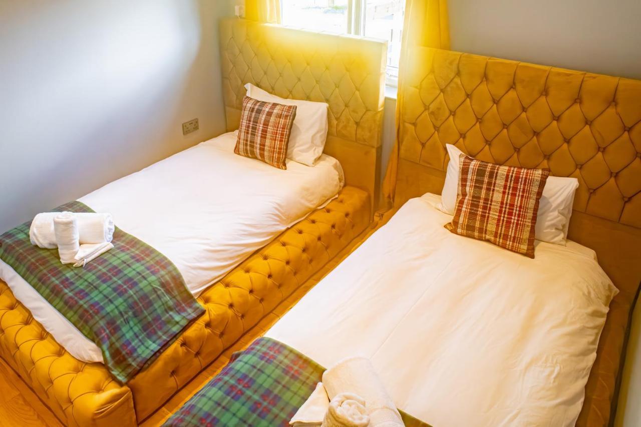 Luxury 4 Bedroom Cottage With Stunning Views Near Fairy Pools! Carbost  Exterior photo
