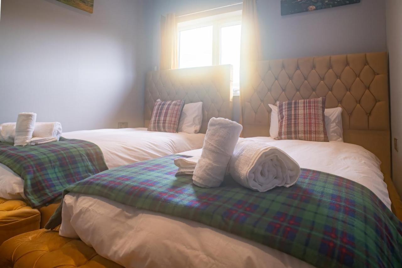 Luxury 4 Bedroom Cottage With Stunning Views Near Fairy Pools! Carbost  Exterior photo