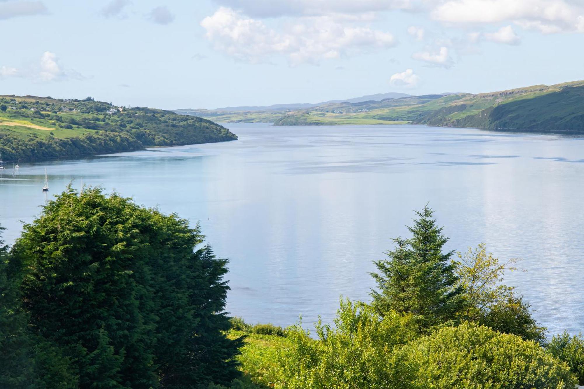 Luxury 4 Bedroom Cottage With Stunning Views Near Fairy Pools! Carbost  Exterior photo