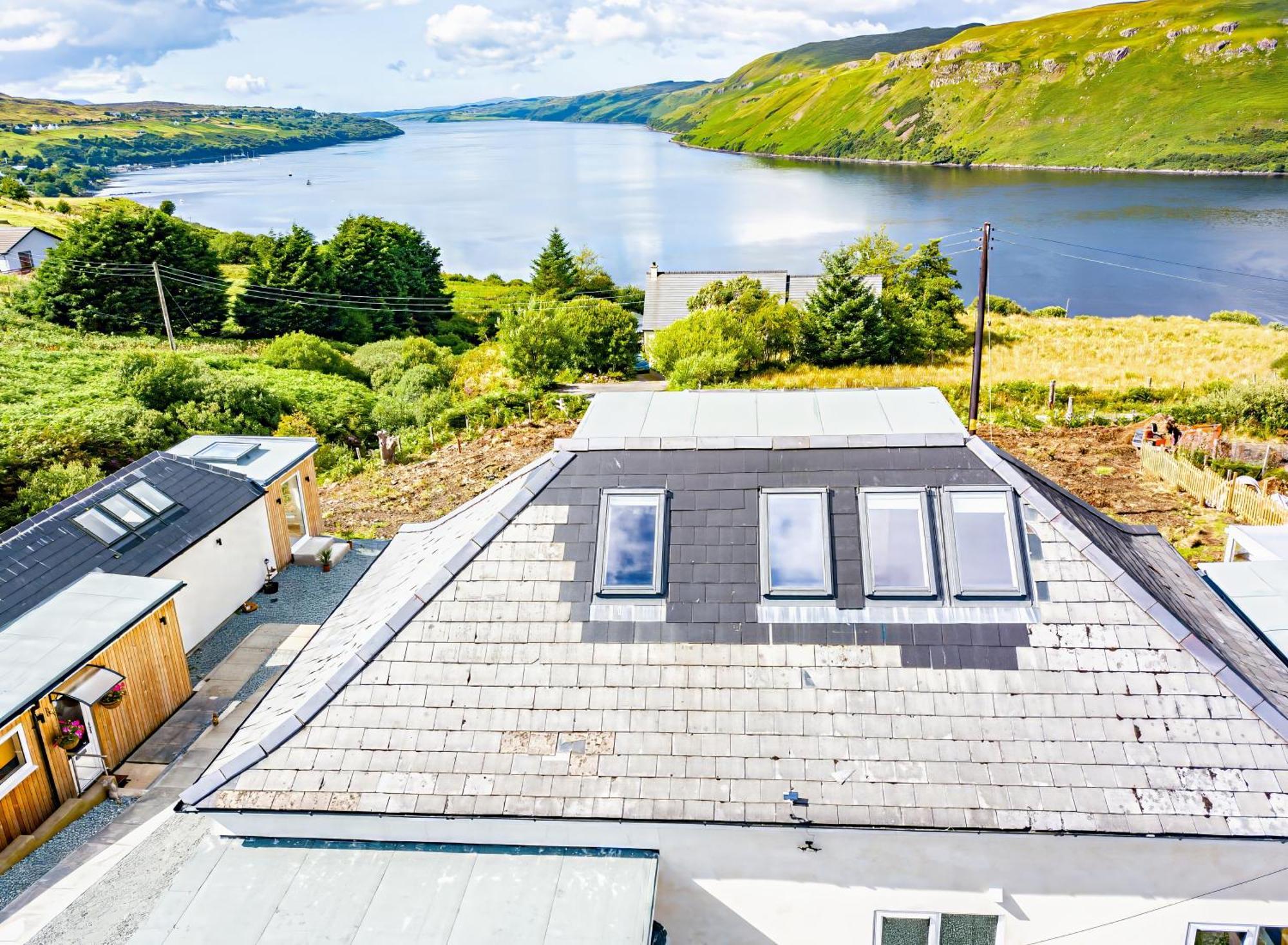 Luxury 4 Bedroom Cottage With Stunning Views Near Fairy Pools! Carbost  Exterior photo