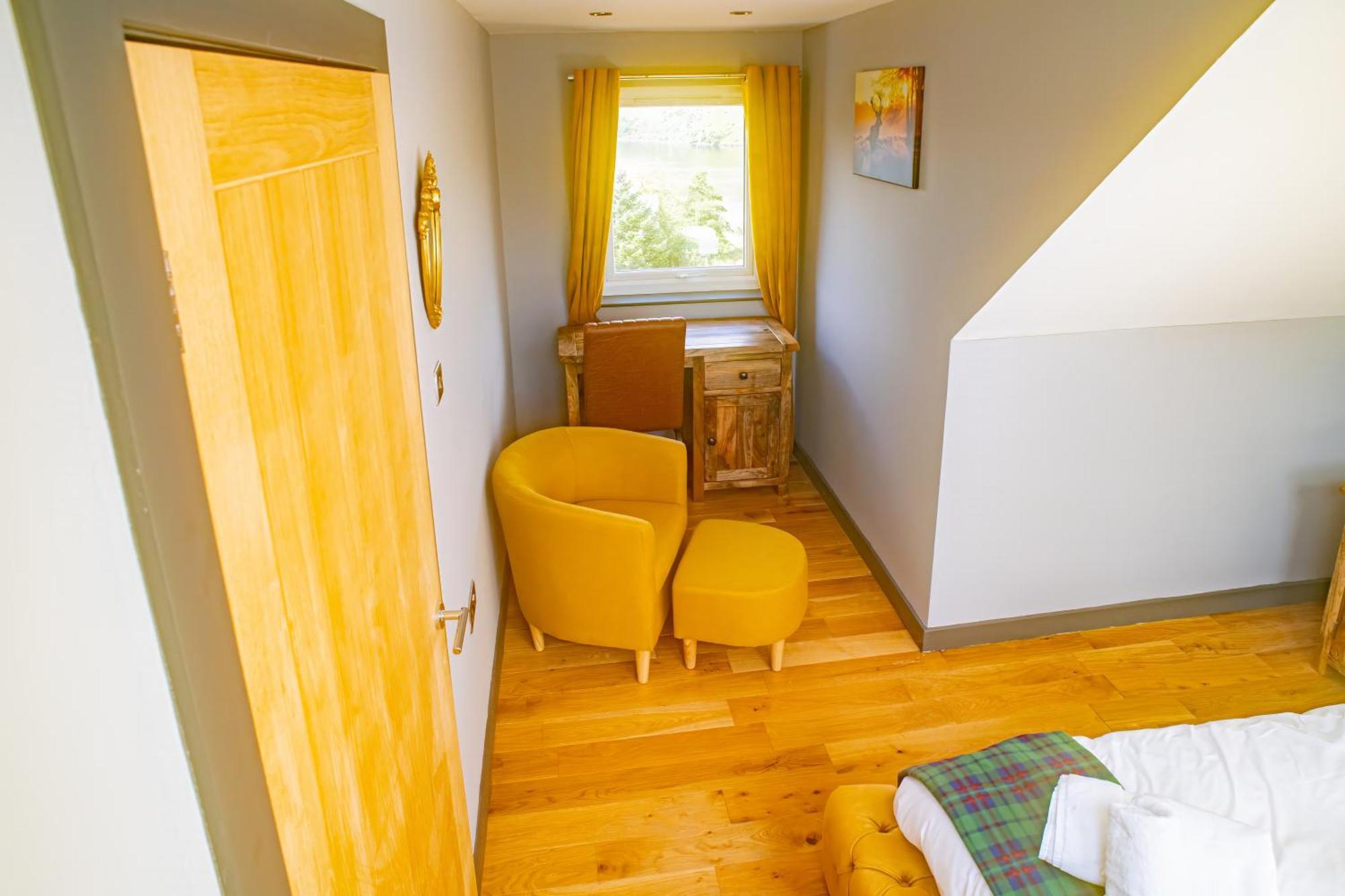 Luxury 4 Bedroom Cottage With Stunning Views Near Fairy Pools! Carbost  Exterior photo